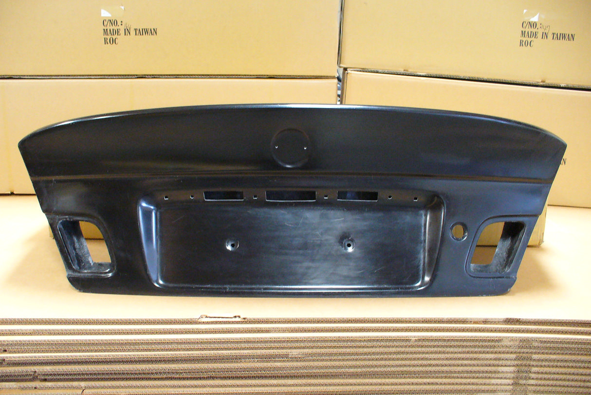 2000-2006 BMW E46 2DR/M3 COUPE CSL STYLE FIBER GLASS TRUNK LID BOOTH