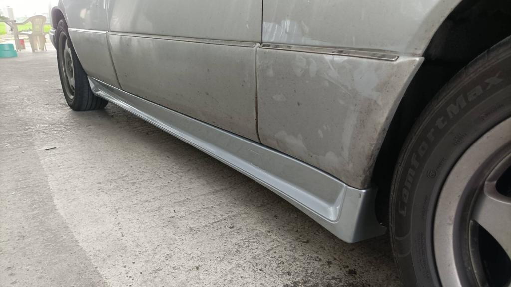 85-97 MERCEDES W124 SEDAN AND TOURING 2.0 AMG STYLE SIDE SKIRT
