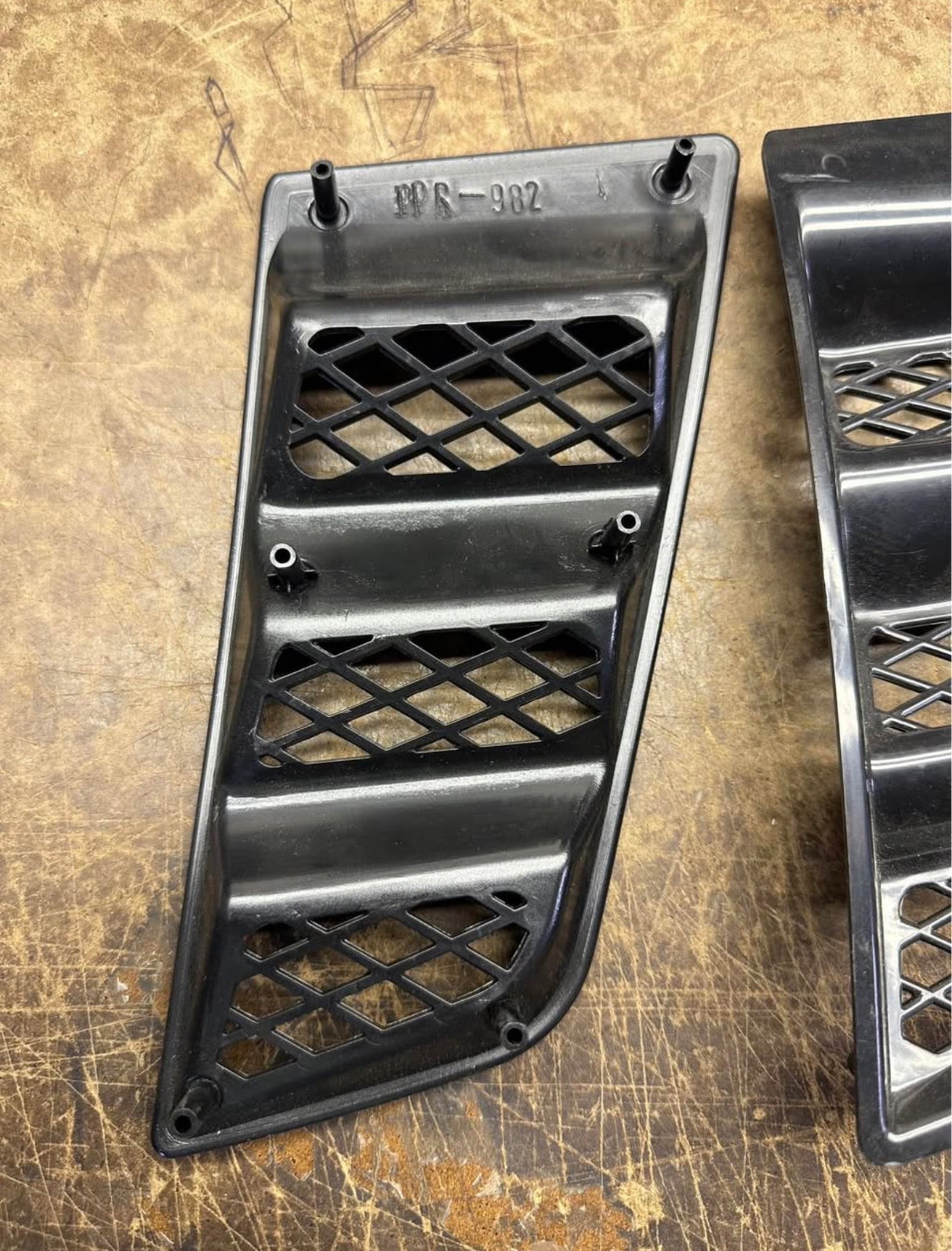 UNIVERSIAL RR STYLE HOOD SCOOP VENT ABS PLASTIC