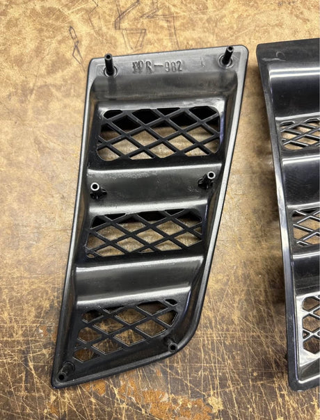 UNIVERSIAL RR STYLE HOOD SCOOP VENT ABS PLASTIC